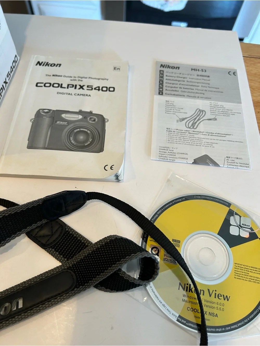 Nikon Coolpix 5400 - Untested - Read